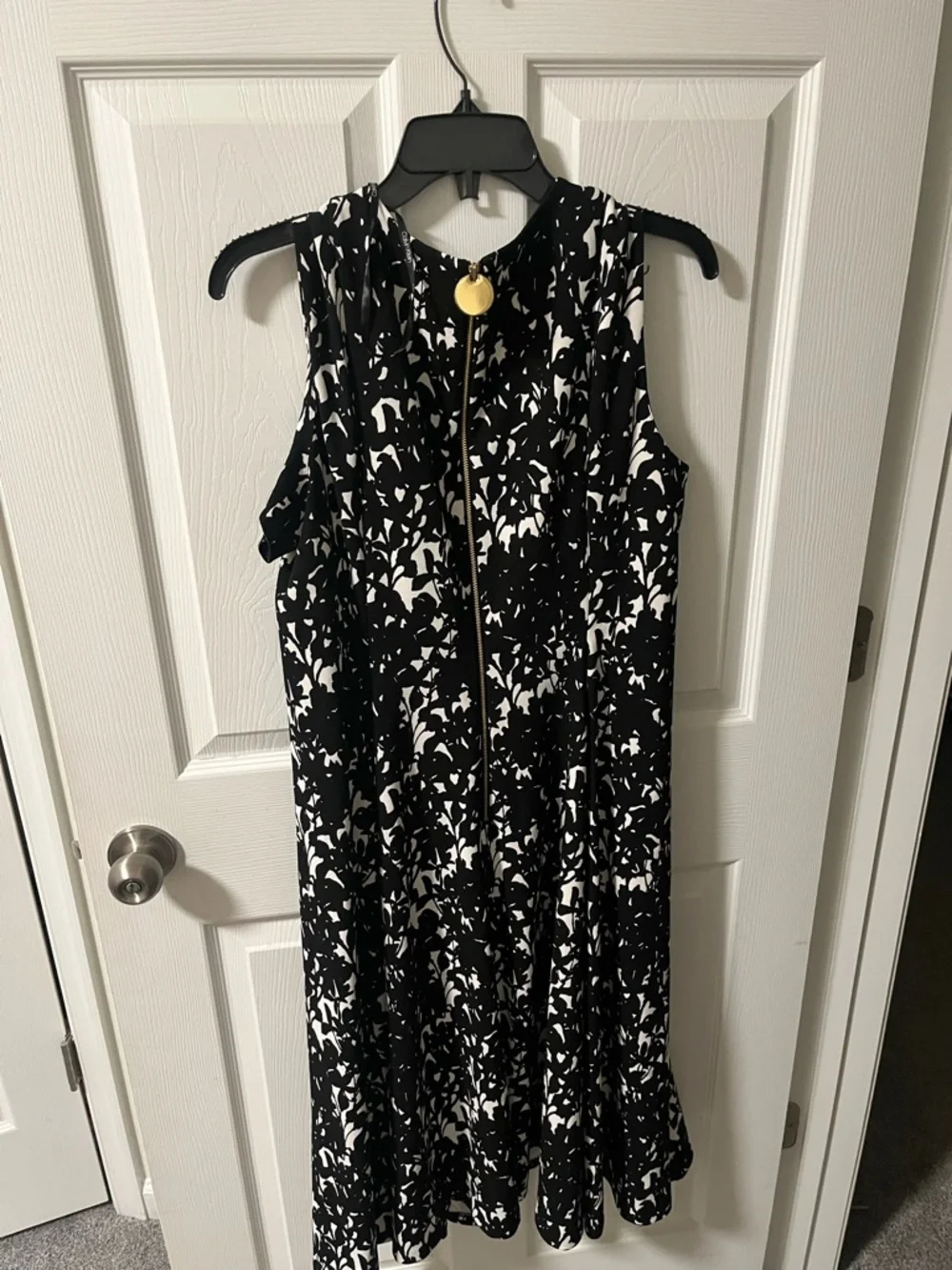 Calvin Klein Black and White Sleeveless Midi Dress - Picture 4 of 4